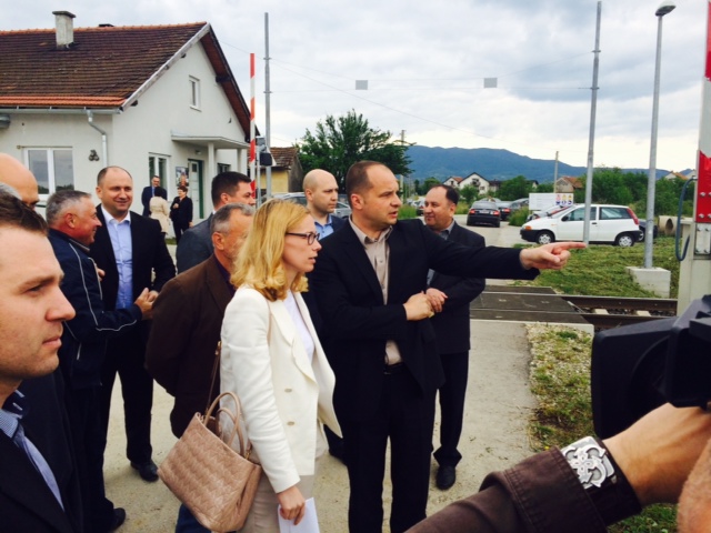 2015.05.27. - JASTREBARSKO - Ministar Siniša Hajdaš Dončić obišao željezničke i cestovne projekte u Jastrebarskom